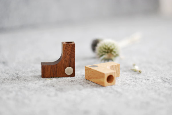 Magnetischer Kartenhalter aus Holz